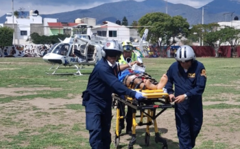 Con traslado médico aéreo de Acatlán a Tehuacán, Gobierno Estatal asegura atención oportuna
